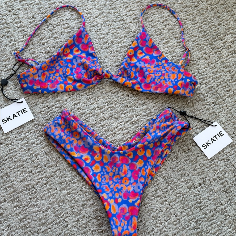 Skatie - Montego. Mandi bottom XS and Sarah top Small.